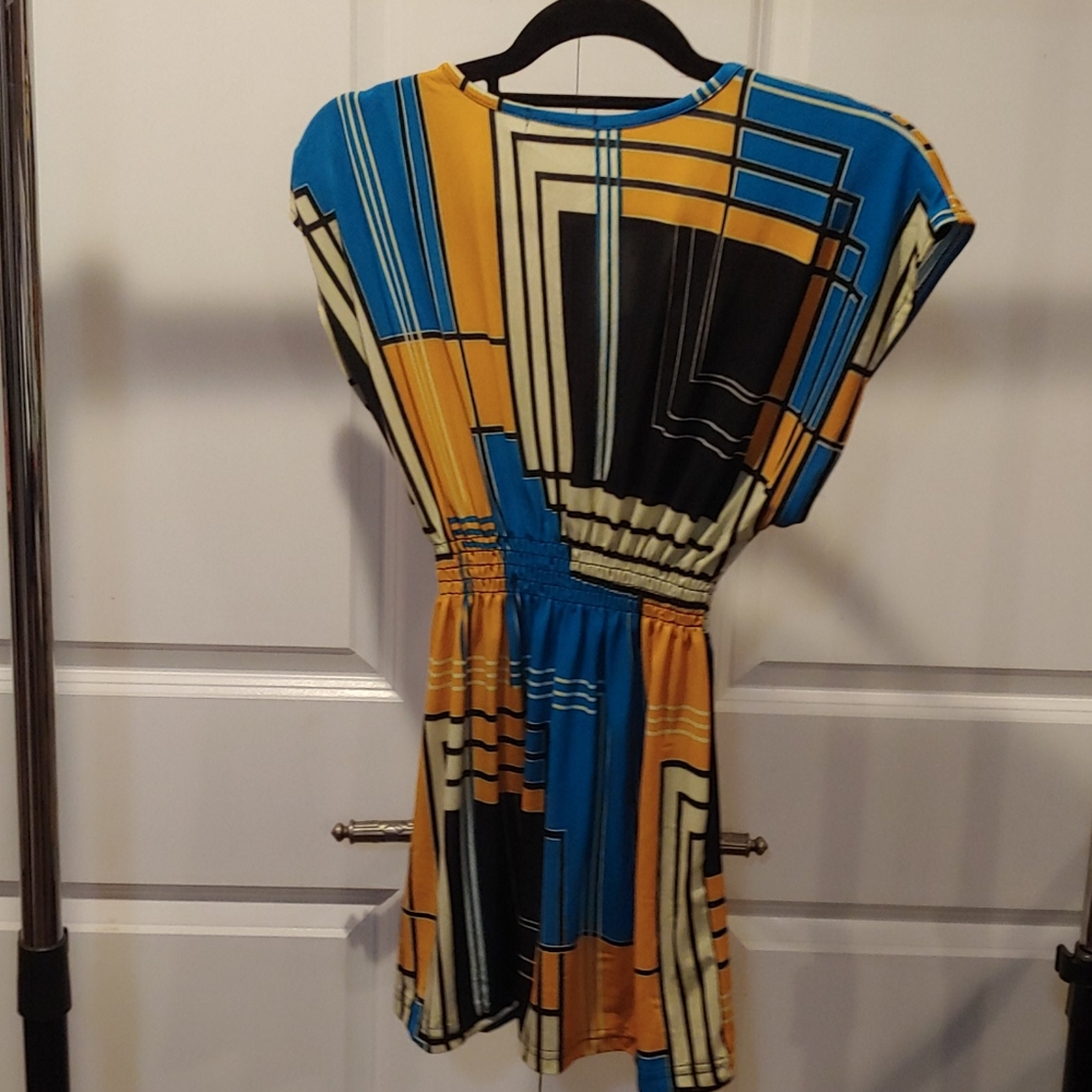 Patterned Top - Picture 2 of 3
